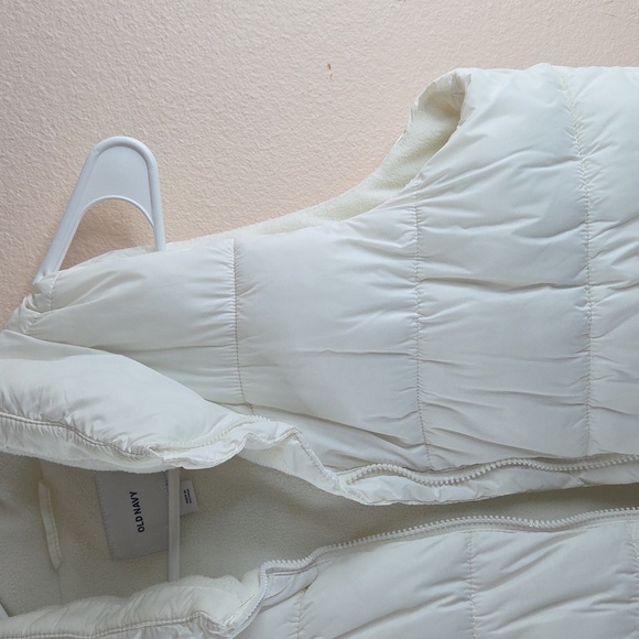 Old NAVY WOMANS Large PUFFER VEST.NYLON Polyester SEA Salt WHITE EUC - Picture 2 of 16